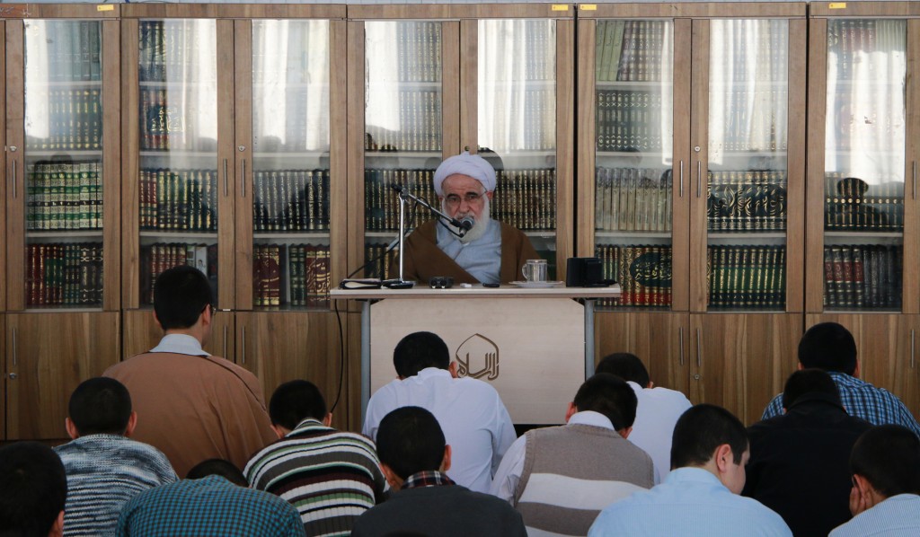 سخنرانی آیت الله اوسطی در مدرسه علمیه دارالسلام