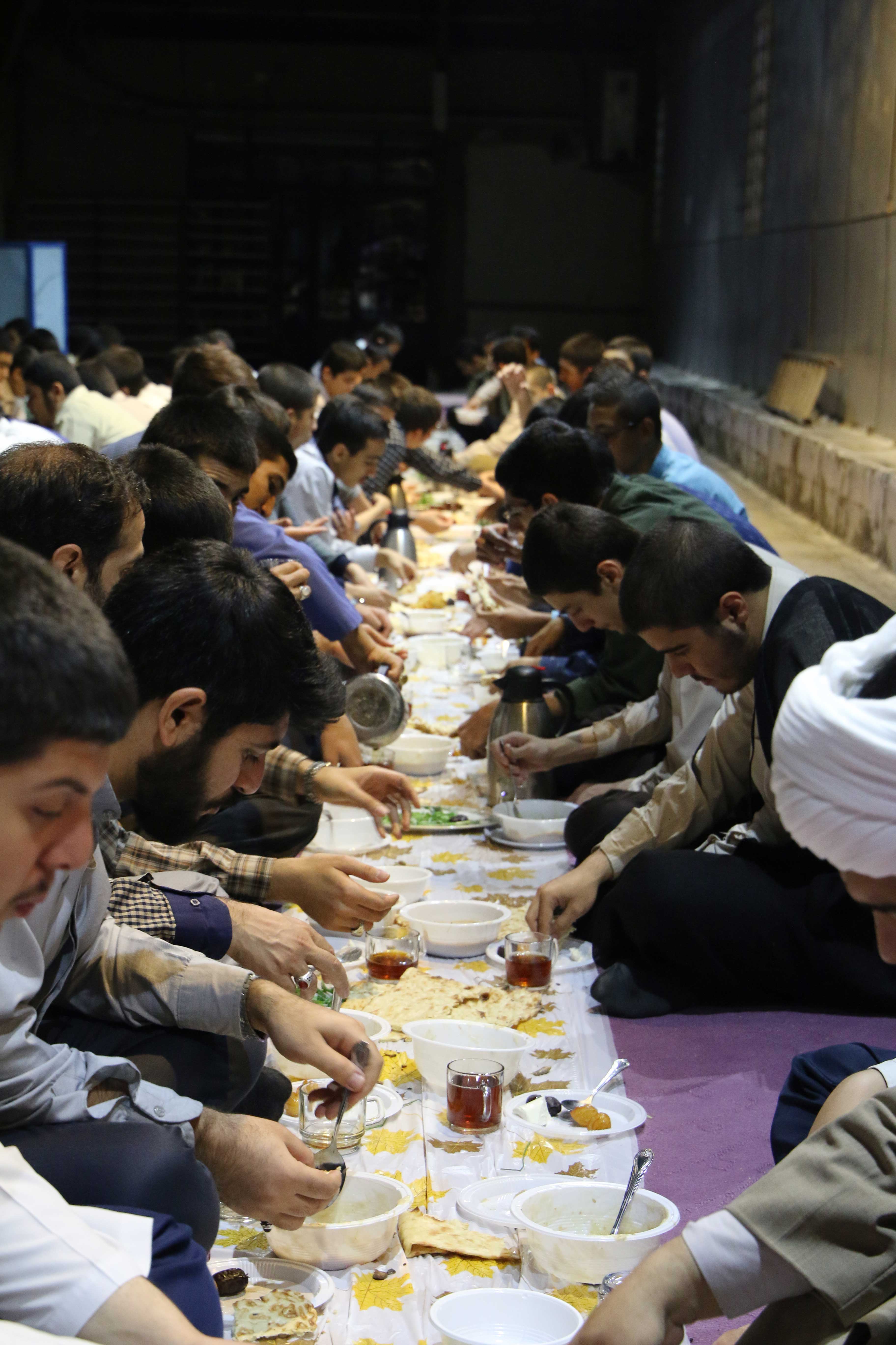 افطاری شانزدهم ماه رمضان