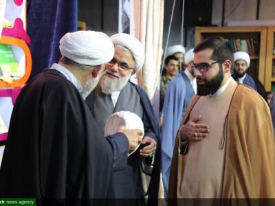 مراسم عمامه گذاری طلاب دوره اول مدرسه علمیه دارالسلام