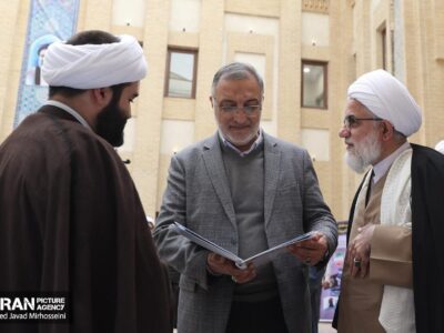 بازدید شهردار تهران از حوزه علمیه دارالسلام